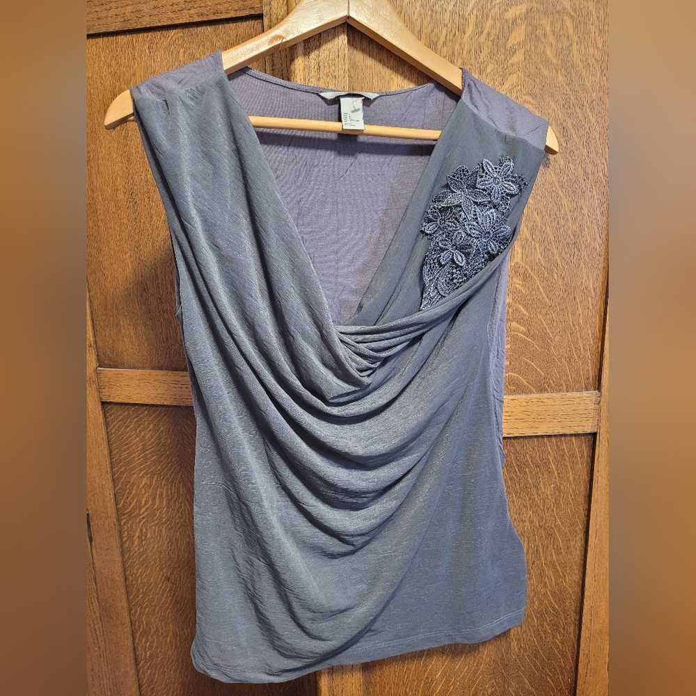 Elegant Gray Top with Floral Detail